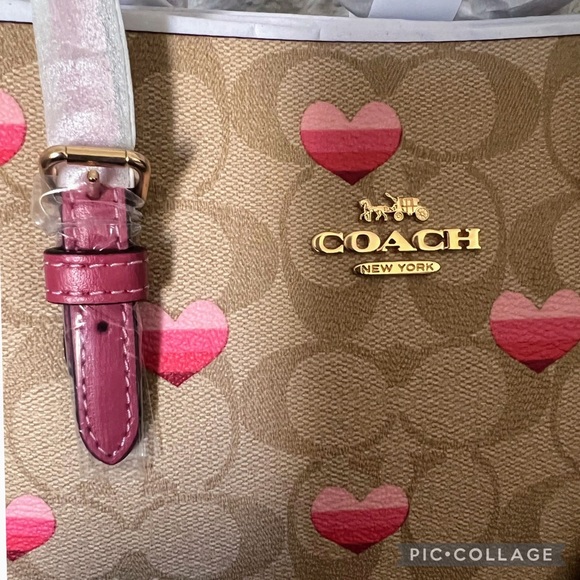 NWT COACH MOLLIE TOTE 25 IN SIGNATURE CANVAS STRIPE HEART PRINT GOLD/LIGHT KHAKI - Picture 9 of 12